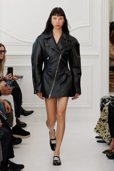 Look 15